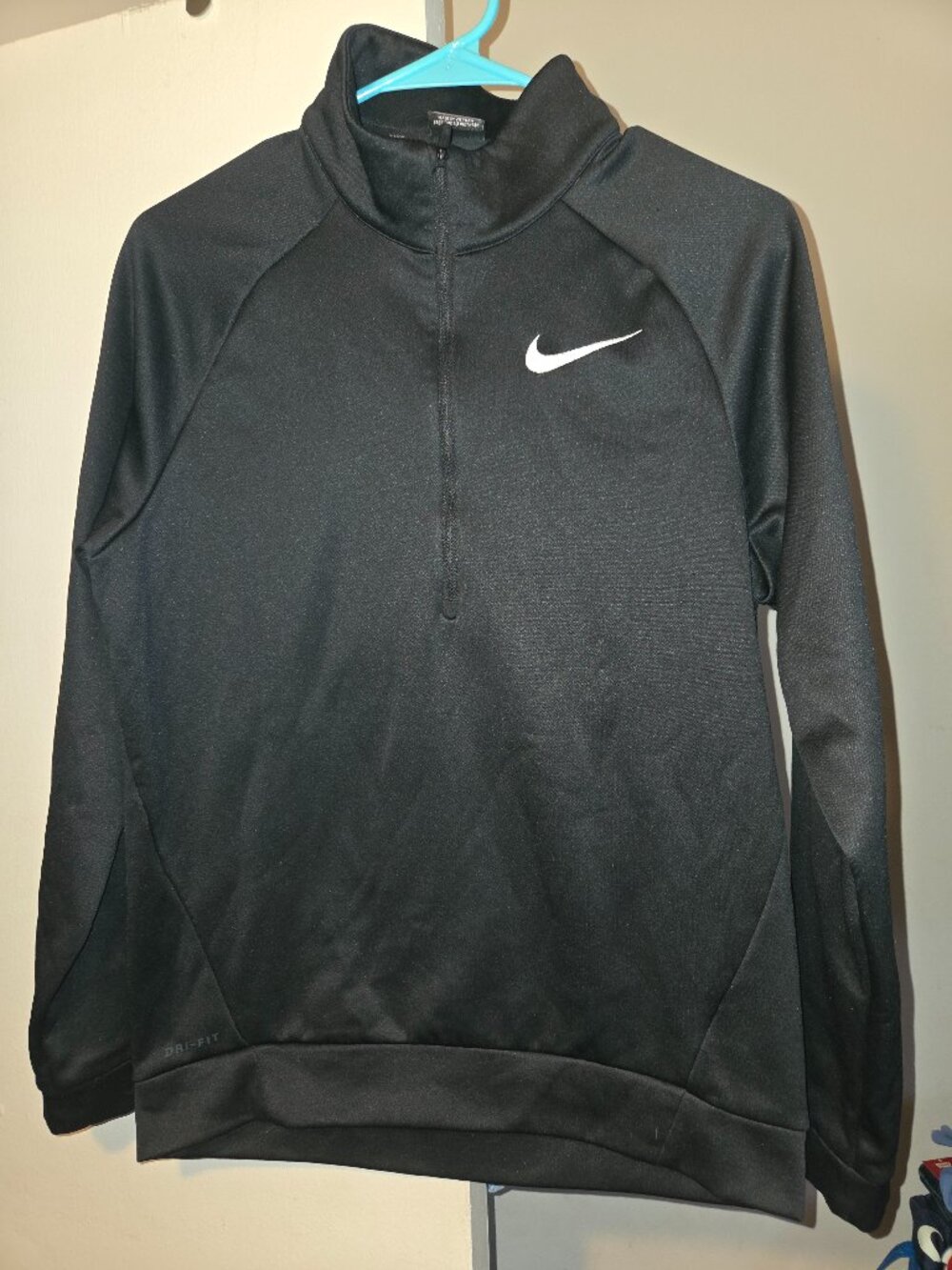 Mens nike size small partial zip pullover